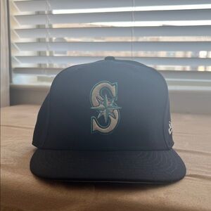 Seattle Mariners New Era Black and Teal Logo Hat